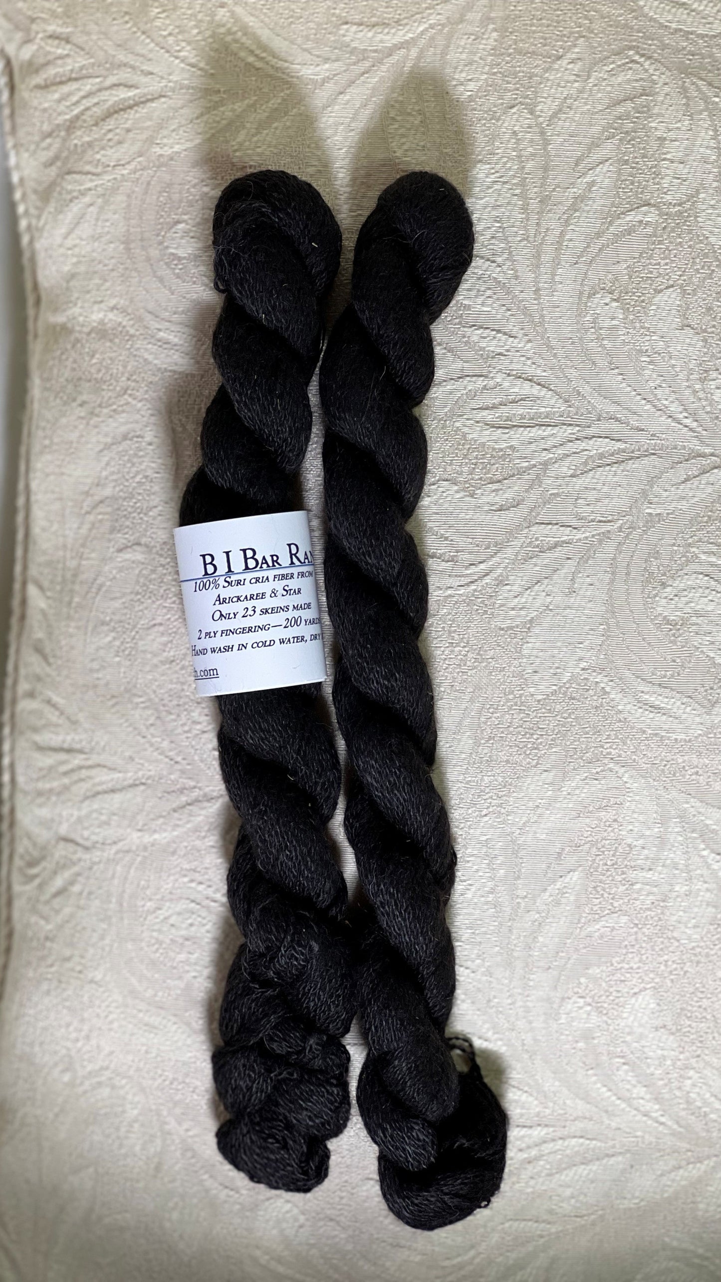 Y-Suri Yarn - Natural Arickaree & Star